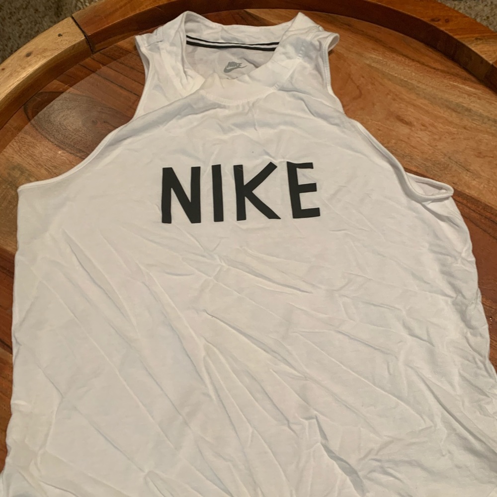 Nike workout tank size medium